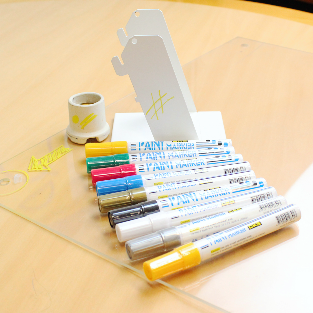 caneta-paint-marker-maracador-amarela-yeloow-peneu-acrilico-madeira-mesa-ferro-plastico-kit